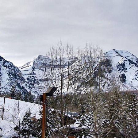 Log Cabin On The Stream Sundance, Utah Exterior foto